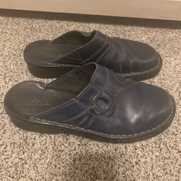 Navy Blue Clark Mules, Size 8 - Picture 3 of 5